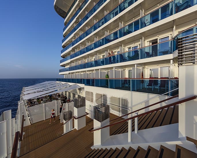 Balco verfügt über umfassende Erfahrung im Bau von Balkonen für Kreuzfahrtschiffe. Kontaktieren Sie Balco für weitere Informationen zu unserem Konzept – Balco Maritime.