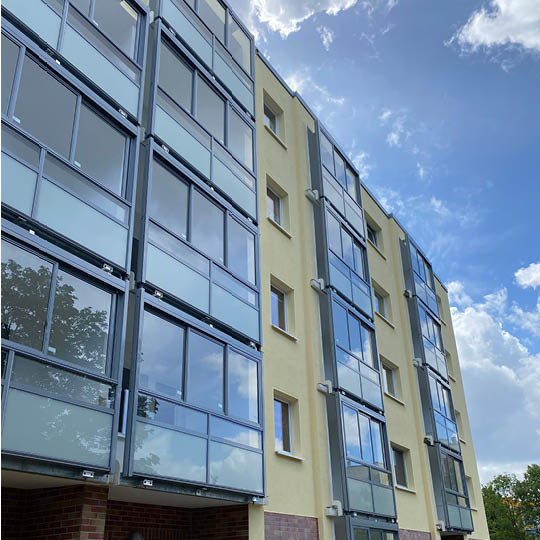 Plattenbauromantik in Rostock. WG Warnow. Balco Balkonkonstruktionen GmbH.