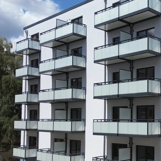 Balco AluTwo: Die ideale Balkonlösung für Sanierungs- und Neubauprojekte 