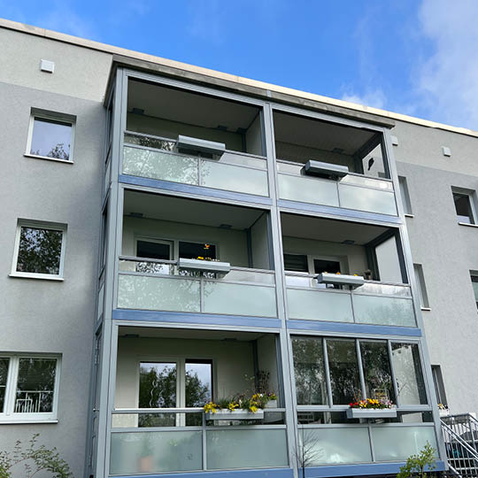 Warum die Wohnungsgenossenschaft "Einheit" eG Balco für ihre Balkonsanierung wählte 