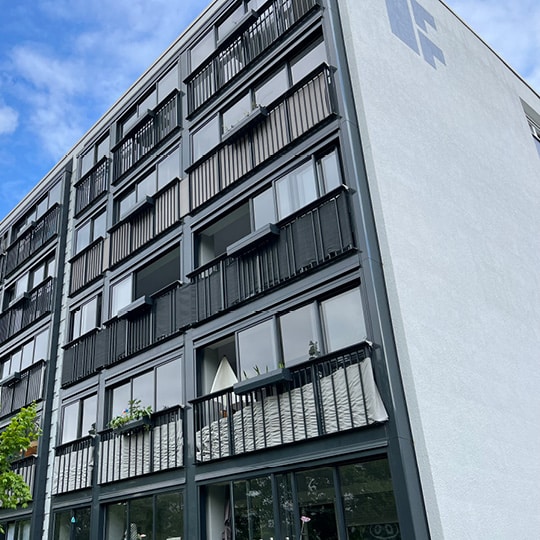 Moderne Balkonsanierung in Mannheim: Balco und Flüwo setzen Maßstäbe. Balco Balkonkonstruktionen GmbH.