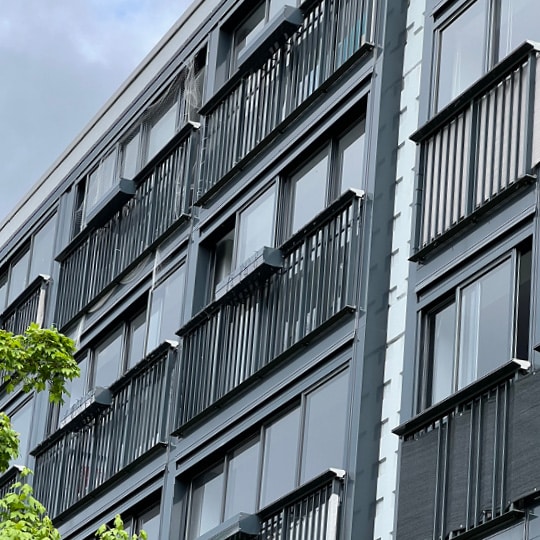 Moderne Balkonsanierung in Mannheim: Balco und Flüwo setzen Maßstäbe. Balco Balkonkonstruktionen GmbH.