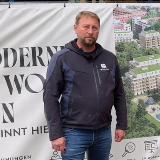 650 neue Balkone für Neubauprojekt in Berlin
Balco Balkonkonstruktionen GmbH liefert moderne Balkonsysteme für das Bauprojekt Greenpark Berlin – in Zusammenarbeit mit Goldbeck.
Tino Pabel